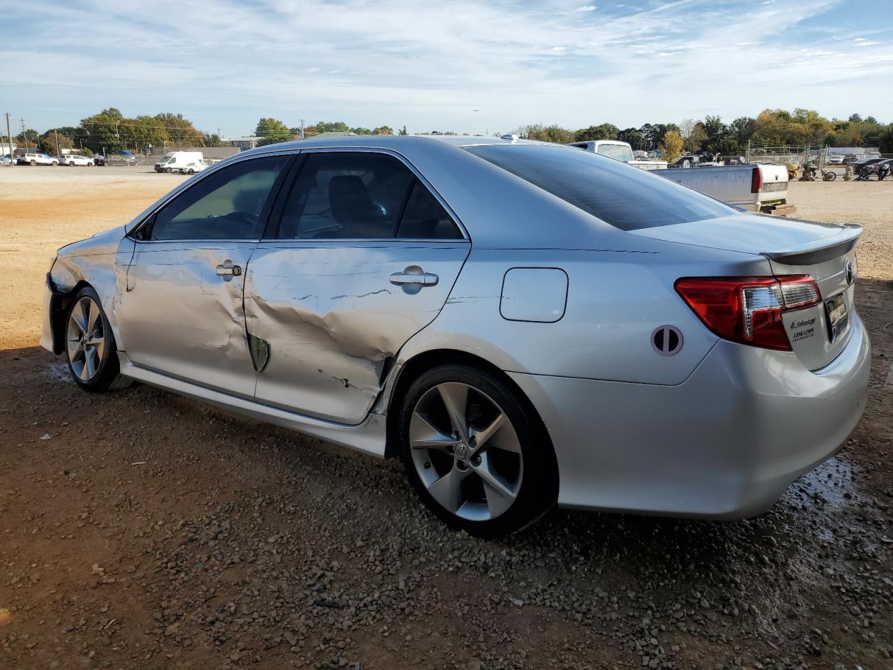 Obraz 2 z 2013 TOYOTA CAMRY SE 2013 z VIN 4T1BK1FK0DU529444