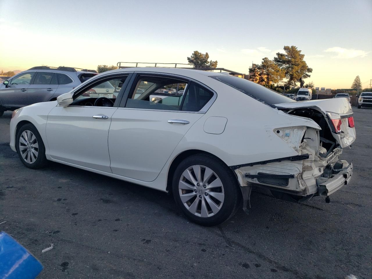 Image 2 of 2013 HONDA ACCORD EXL 2013 with VIN 1HGCR2F88DA275239
