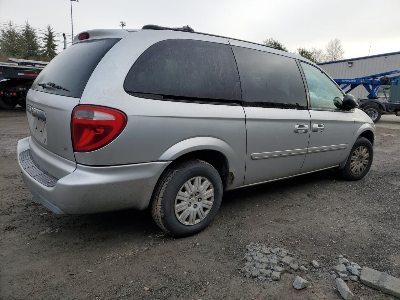 Obraz 3 z 2005 CHRYSLER TOWN & COUNTRY LX 2005 z VIN 2C8GP44R45R140882