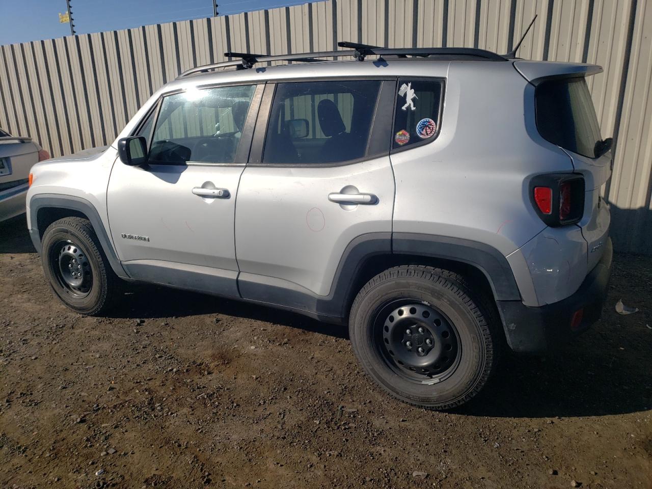 Image 2 of 2016 JEEP RENEGADE LATITUDE 2016 with VIN ZACCJBBT2GPD56306
