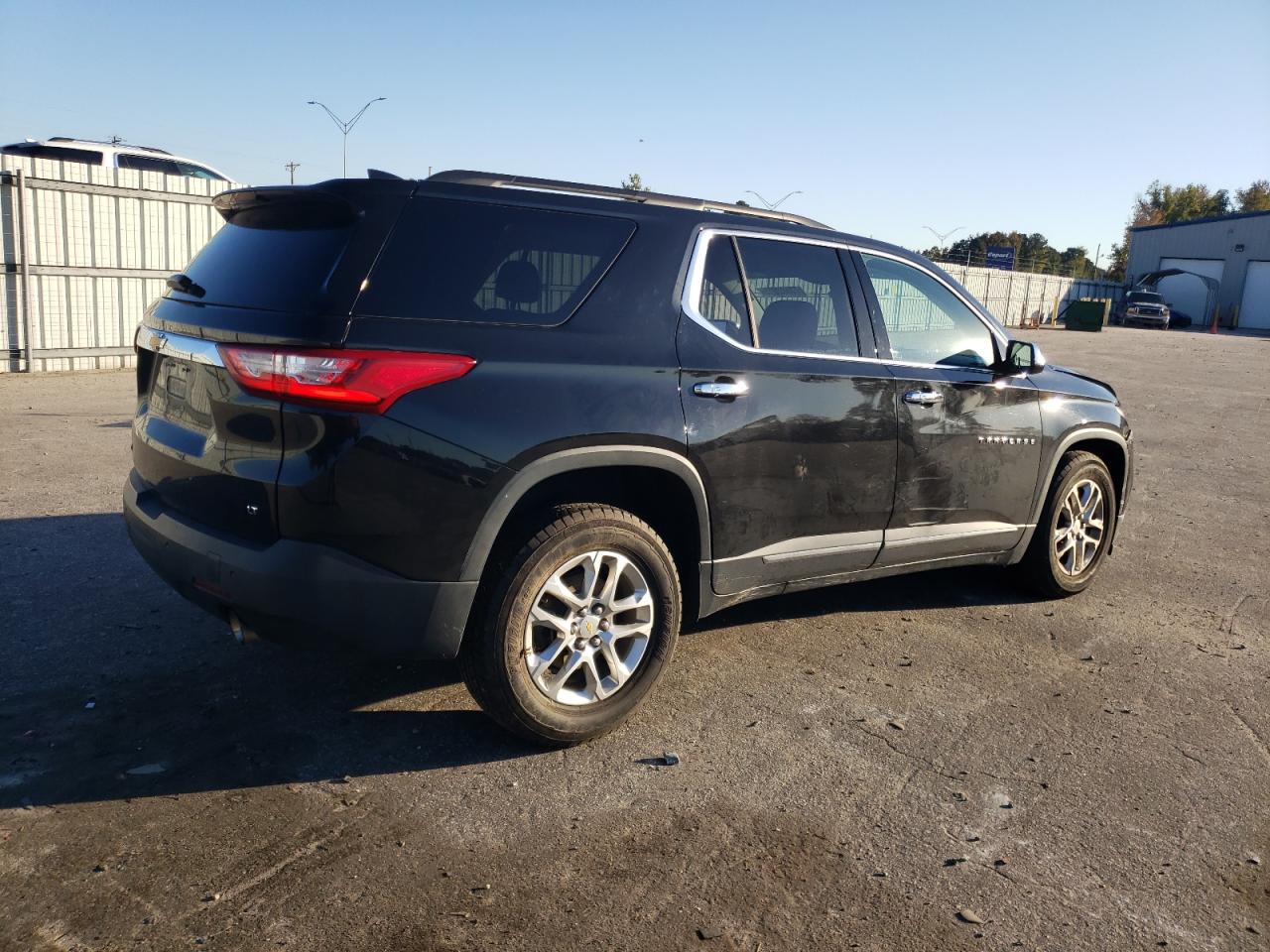 Image 3 of 2019 CHEVROLET TRAVERSE LT 2019 with VIN 1GNERGKW9KJ235961
