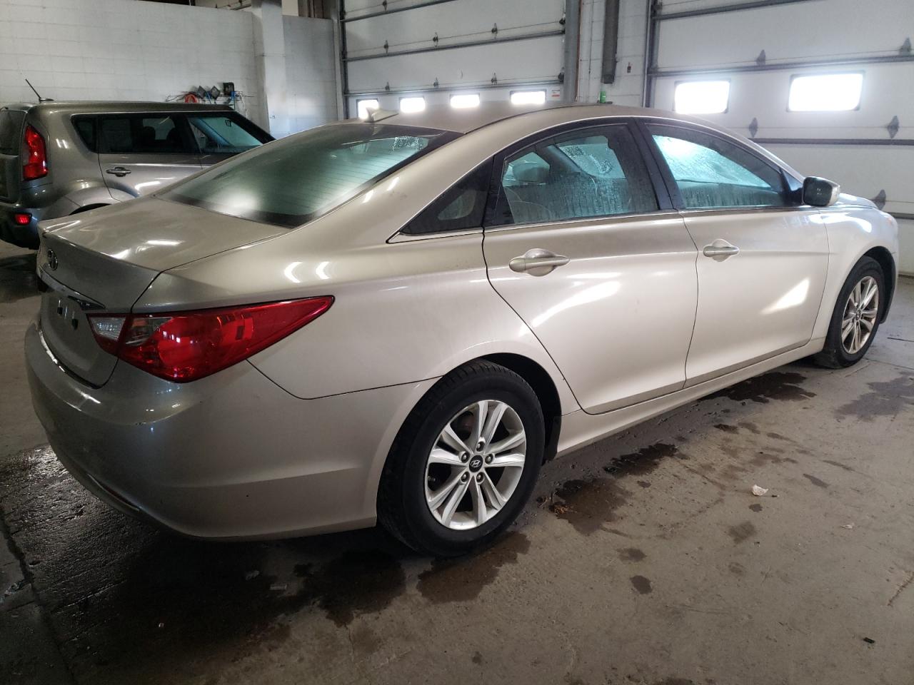 Obraz 3 z 2011 HYUNDAI SONATA GLS 2011 z VIN 5NPEB4AC7BH156736