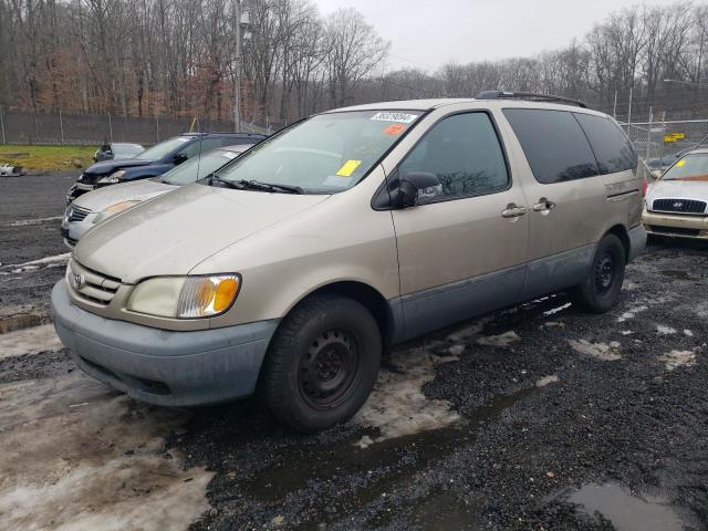 Image 1 of 2002 TOYOTA SIENNA LE 2002 with VIN 4T3ZF13C32U435644
