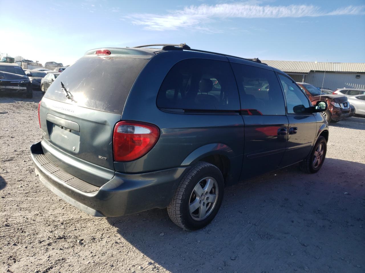 Image 3 of 2005 DODGE GRAND CARAVAN SXT 2005 with VIN 2D4GP44L55R176015