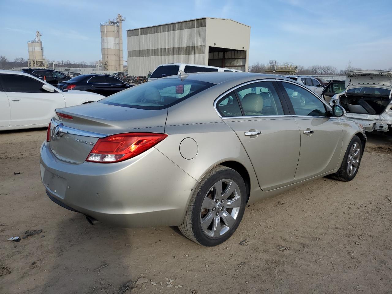 Image 3 of 2013 BUICK REGAL PREMIUM 2013 with VIN 2G4GS5EV9D9208895