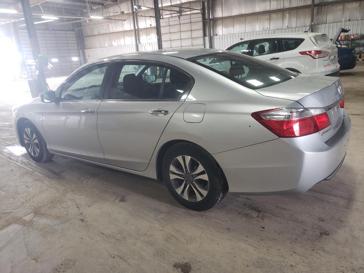Изображение 2 2015 HONDA ACCORD LX 2015 с VIN 1HGCR2F30FA167219
