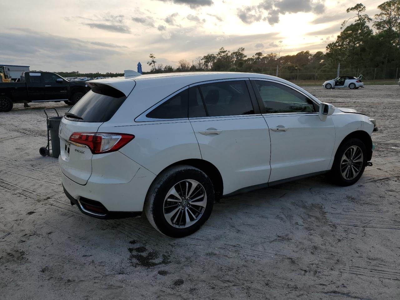 Image 3 of 2017 ACURA RDX ADVANCE 2017 with VIN 5J8TB3H79HL018681