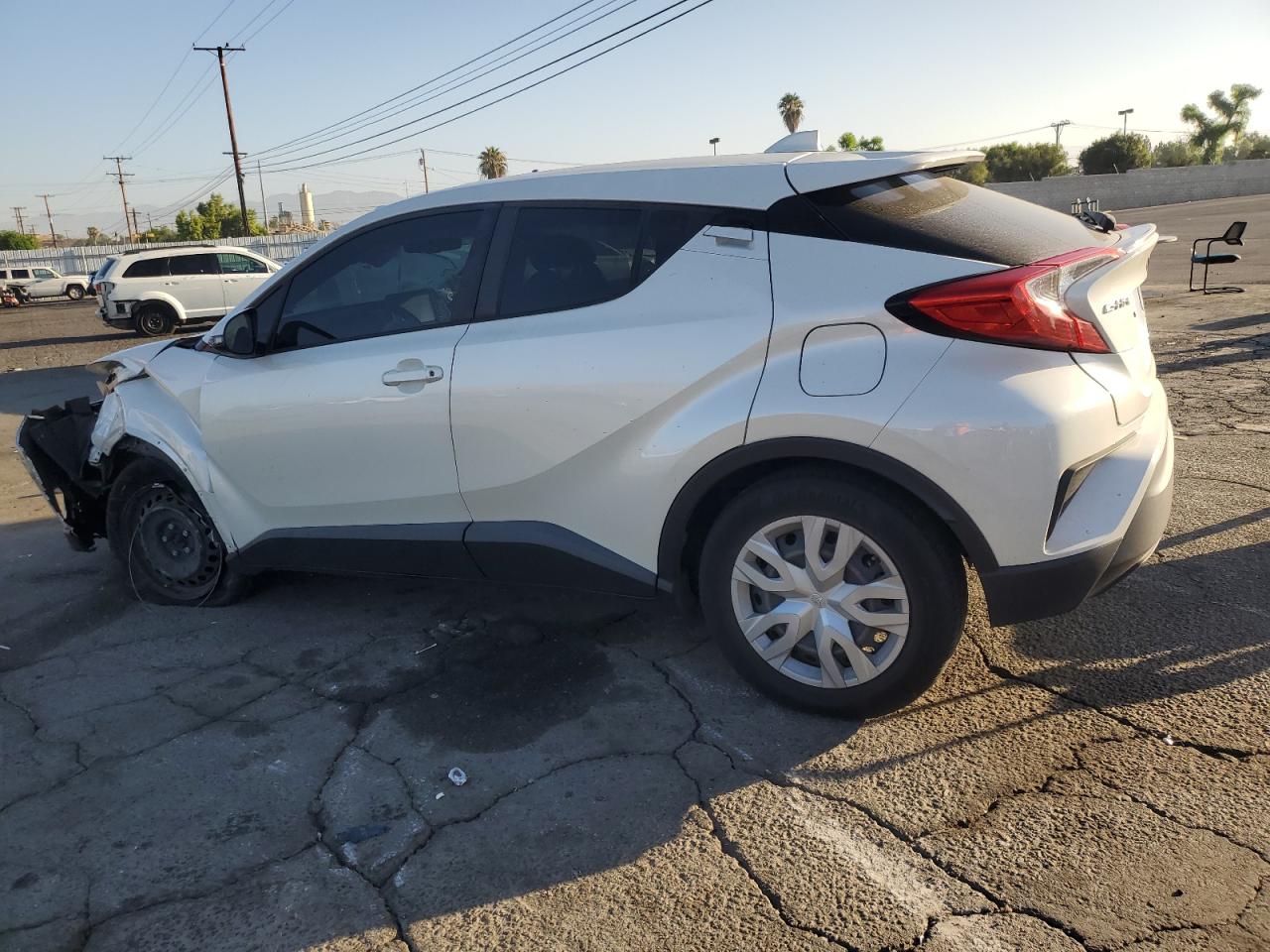 Изображение 2 2019 TOYOTA C-HR XLE 2019 с VIN JTNKHMBX7K1031225