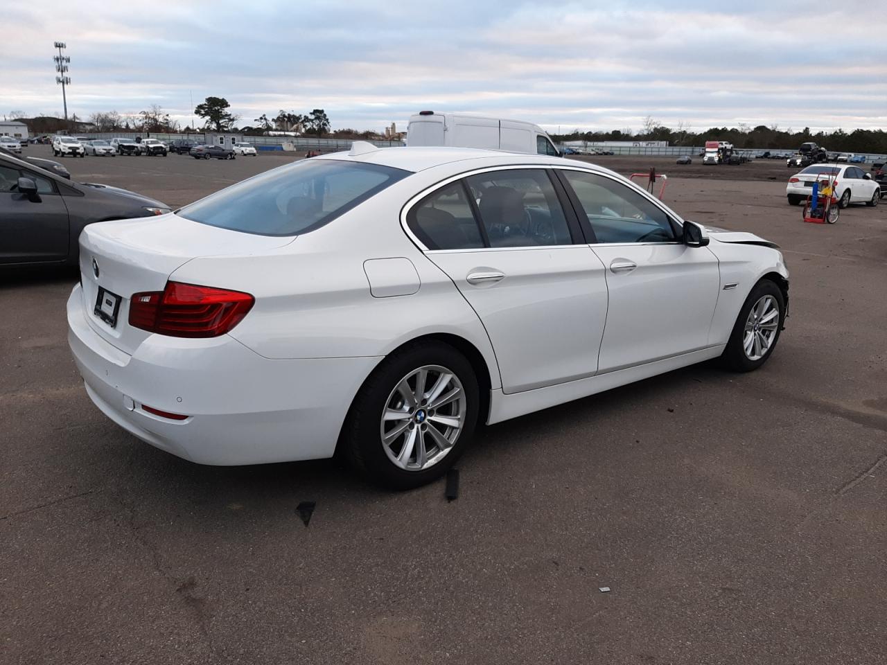 Obraz 3 z 2016 BMW 528 XI 2016 z VIN WBA5A7C59GG150156