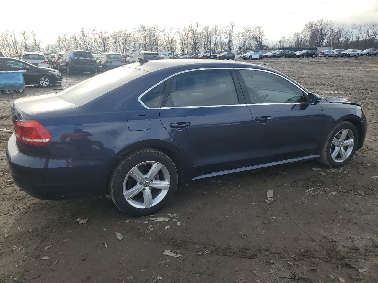 Изображение 3 2012 VOLKSWAGEN PASSAT SE 2012 с VIN 1VWBP7A33CC037520