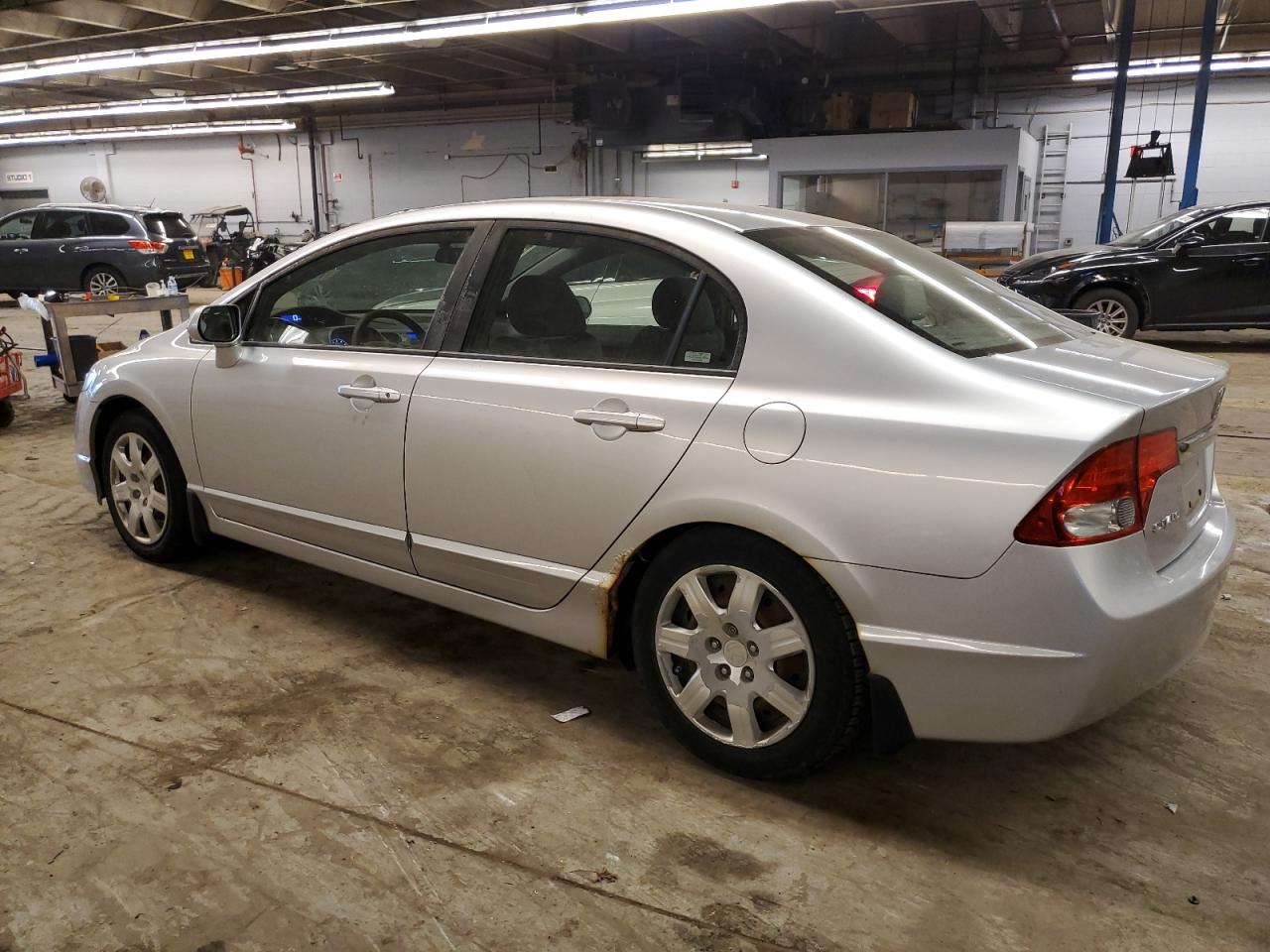 Obraz 2 z 2009 HONDA CIVIC LX 2009 z VIN 19XFA16589E051864