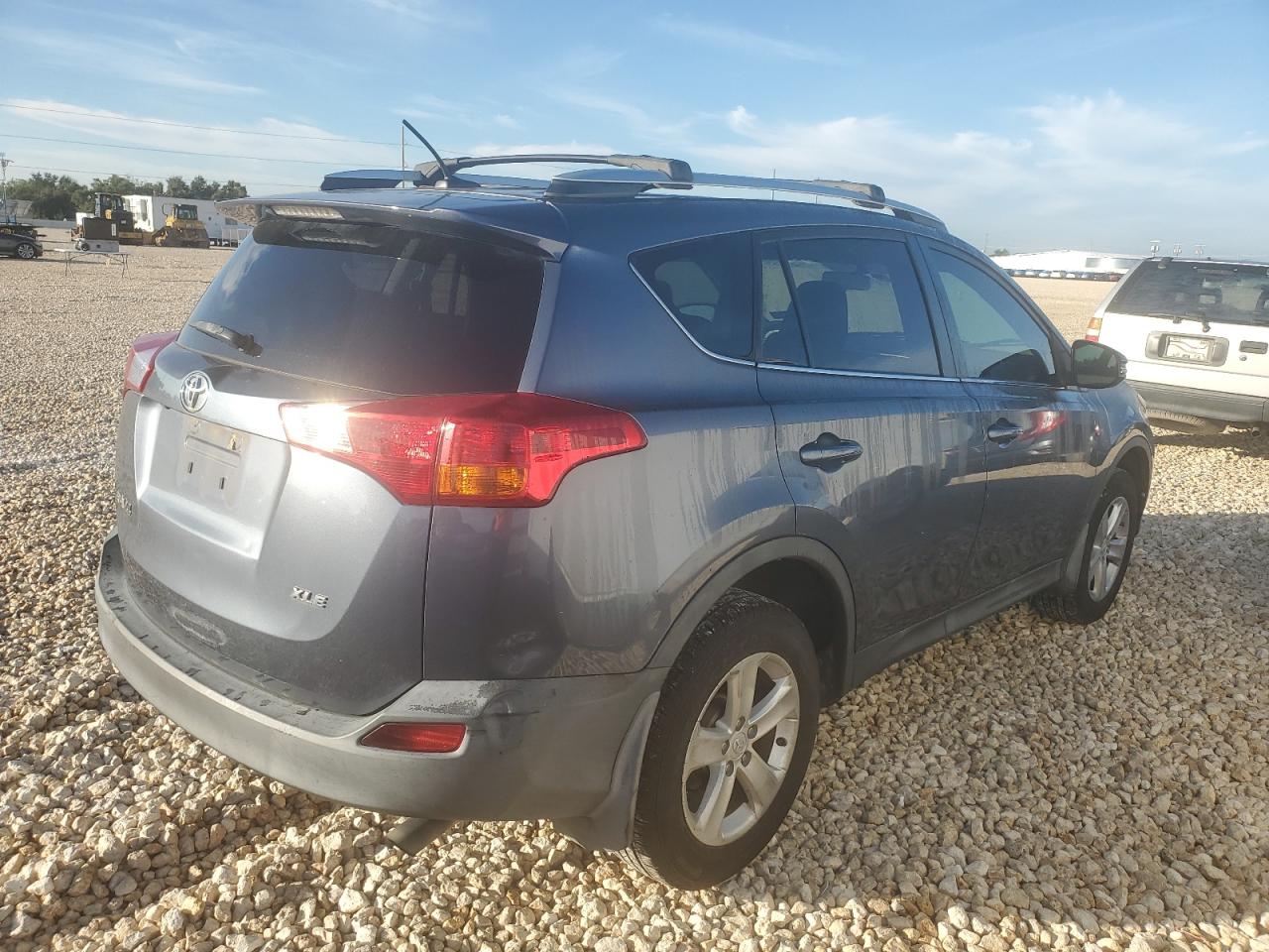 Obraz 3 z 2013 TOYOTA RAV4 XLE 2013 z VIN 2T3WFREV1DW070979