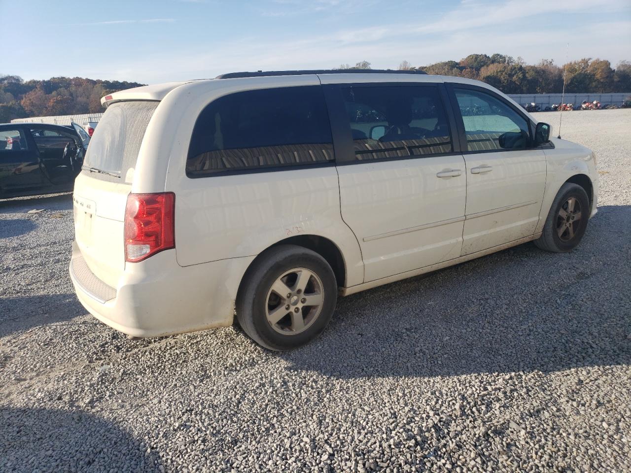 Image 3 of 2011 DODGE GRAND CARAVAN MAINSTREET 2011 with VIN 2D4RN3DG8BR767480