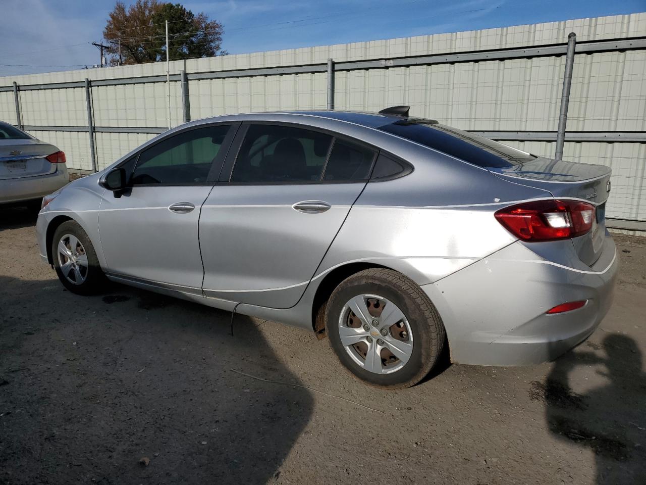 Obraz 2 z 2018 CHEVROLET CRUZE LS 2018 z VIN 1G1BC5SM6J7212903
