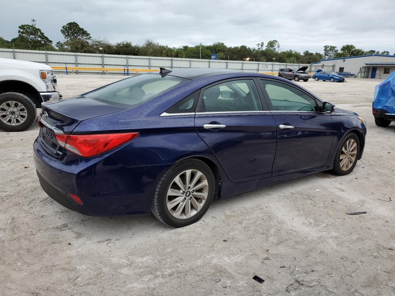 Image 3 of 2014 HYUNDAI SONATA SE 2014 with VIN 5NPEC4AC3EH947461