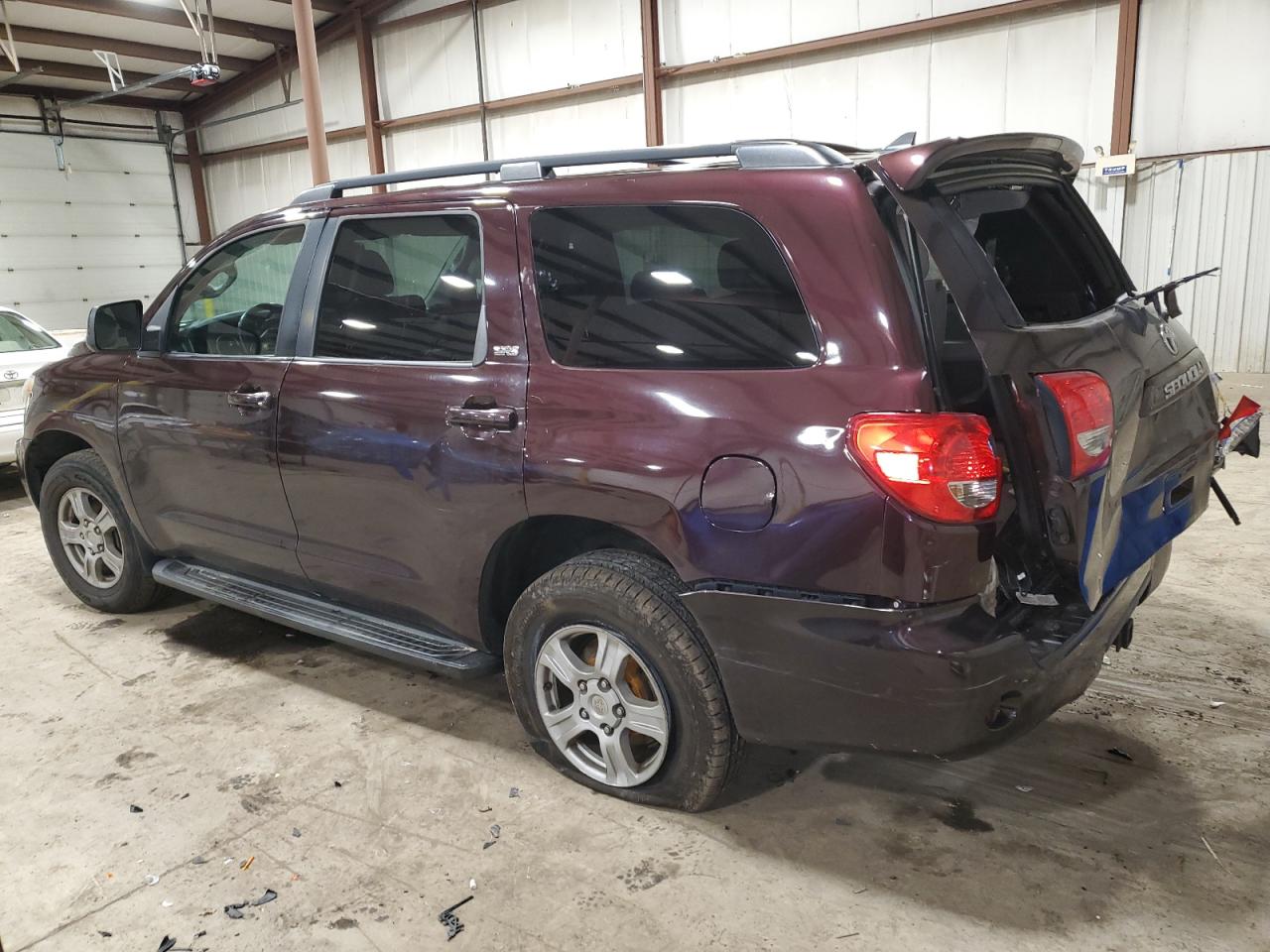 Изображение 2 2012 TOYOTA SEQUOIA SR5 2012 с VIN 5TDBM5G17CS001737