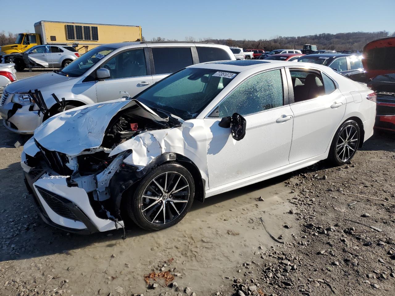 Изображение 1 2022 TOYOTA CAMRY SE 2022 с VIN 4T1T11BK6NU056597