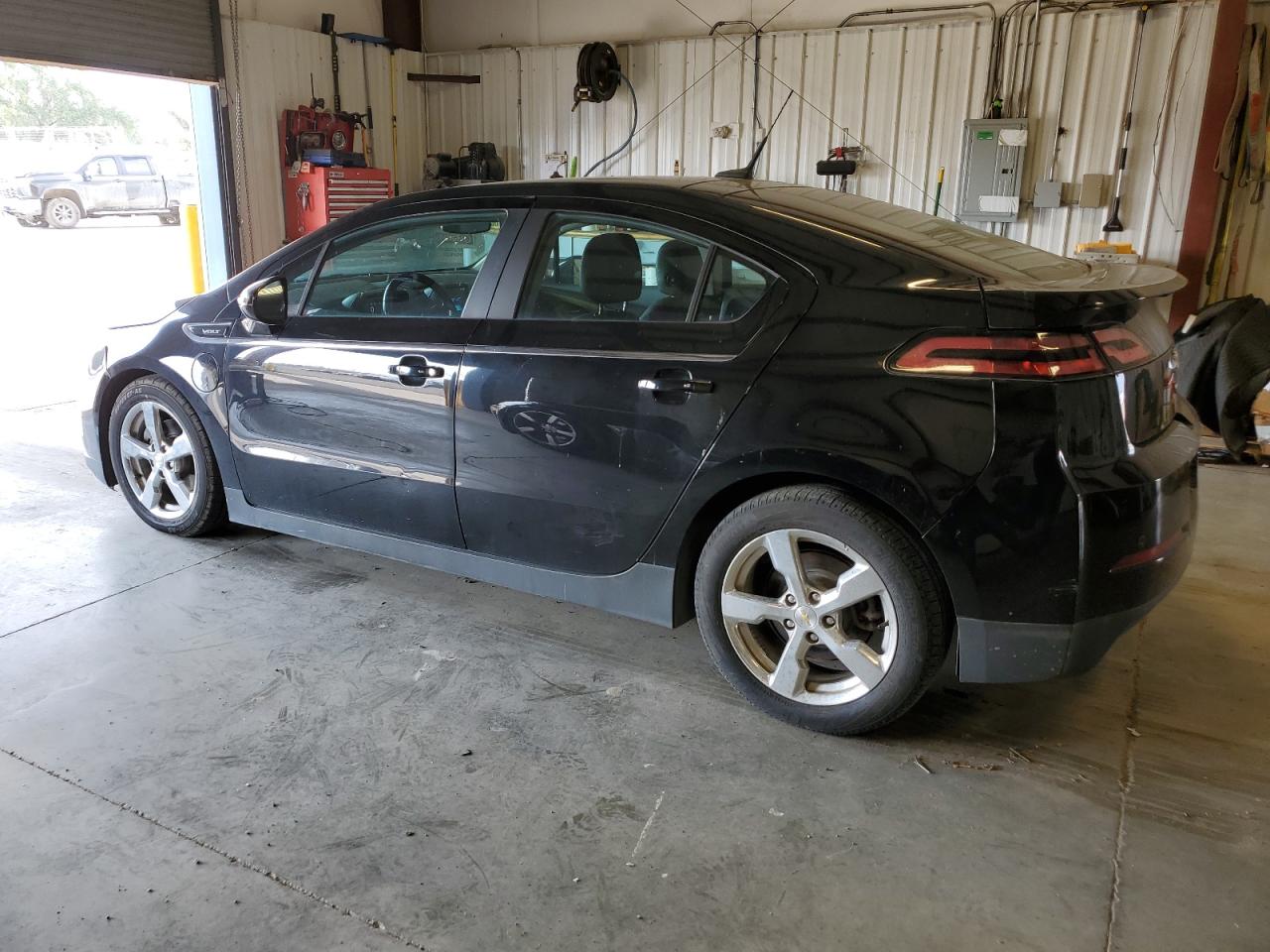Image 2 of Chevrolet Volt 2018 with VIN 1G1RD6E40CU102432