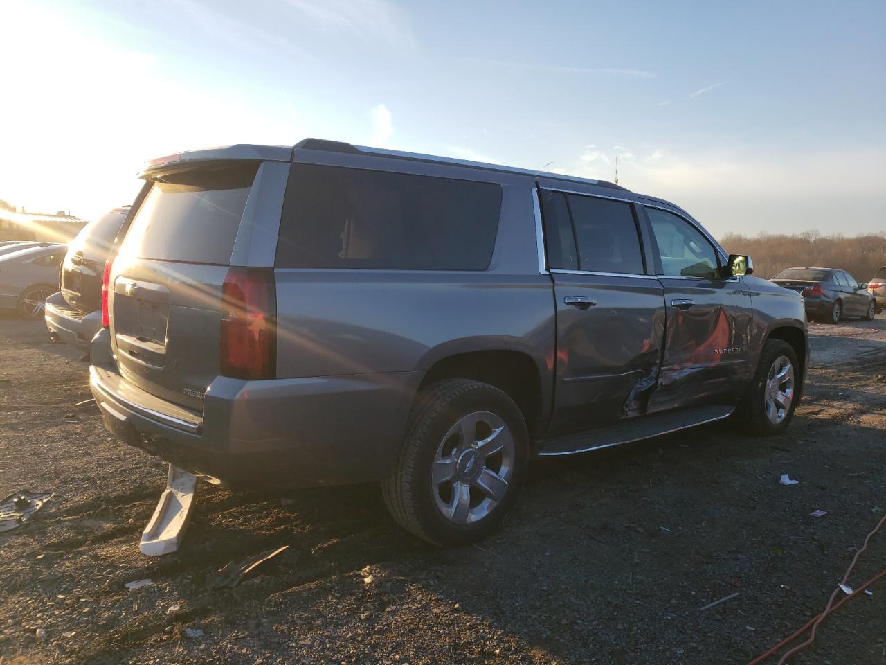 Image 3 of 2019 CHEVROLET SUBURBAN K1500 PREMIER 2019 with VIN 1GNSKJKC9KR249550