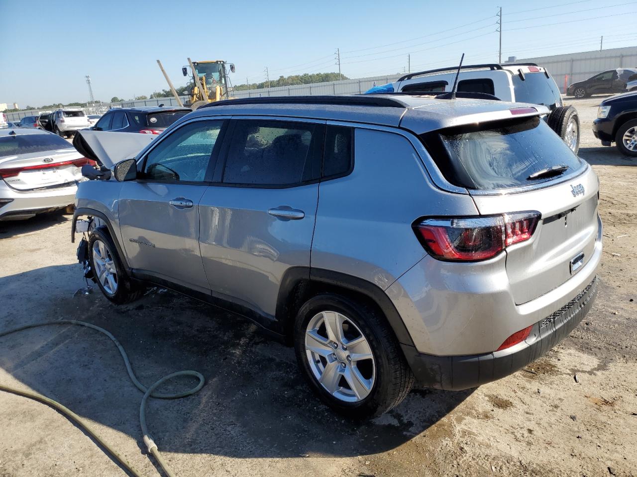 Изображение 2 2022 JEEP COMPASS LATITUDE 2022 с VIN 3C4NJCBB3NT213568