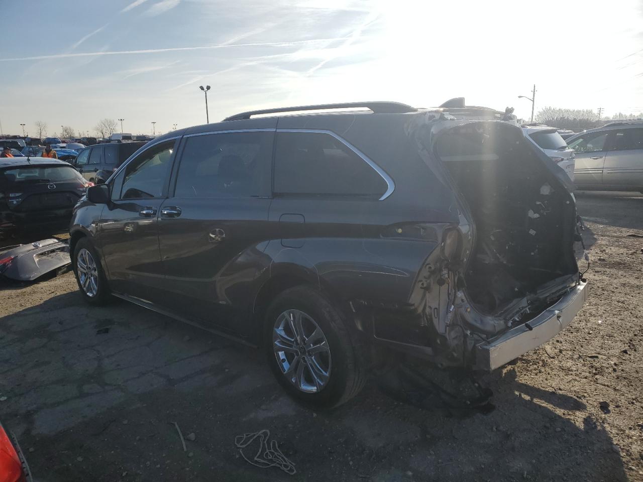 Изображение 2 2022 TOYOTA SIENNA XSE 2022 с VIN 5TDXSKFC4NS070725