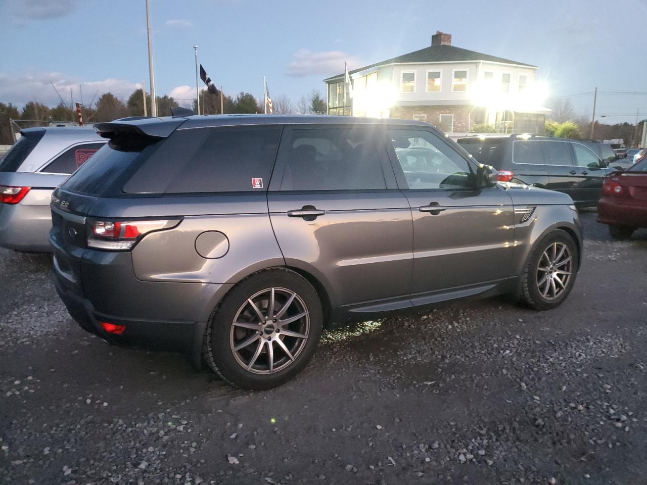 Image 3 of 2017 LAND ROVER RANGE ROVER SPORT HSE 2017 with VIN SALWR2FV0HA676039