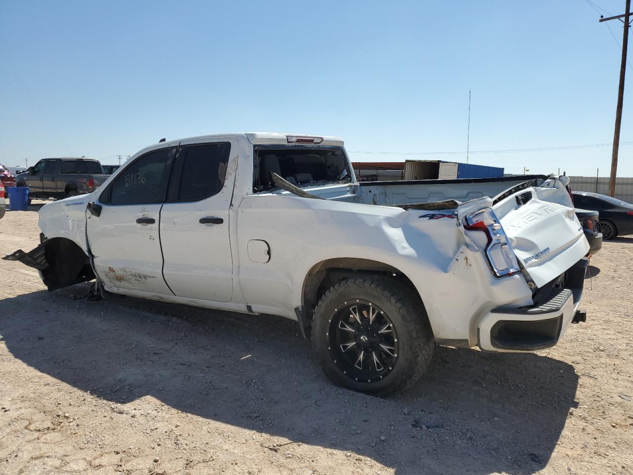 Image 2 of 2021 CHEVROLET SILVERADO K1500 CUSTOM 2021 with VIN 1GCRYBEK2MZ324008
