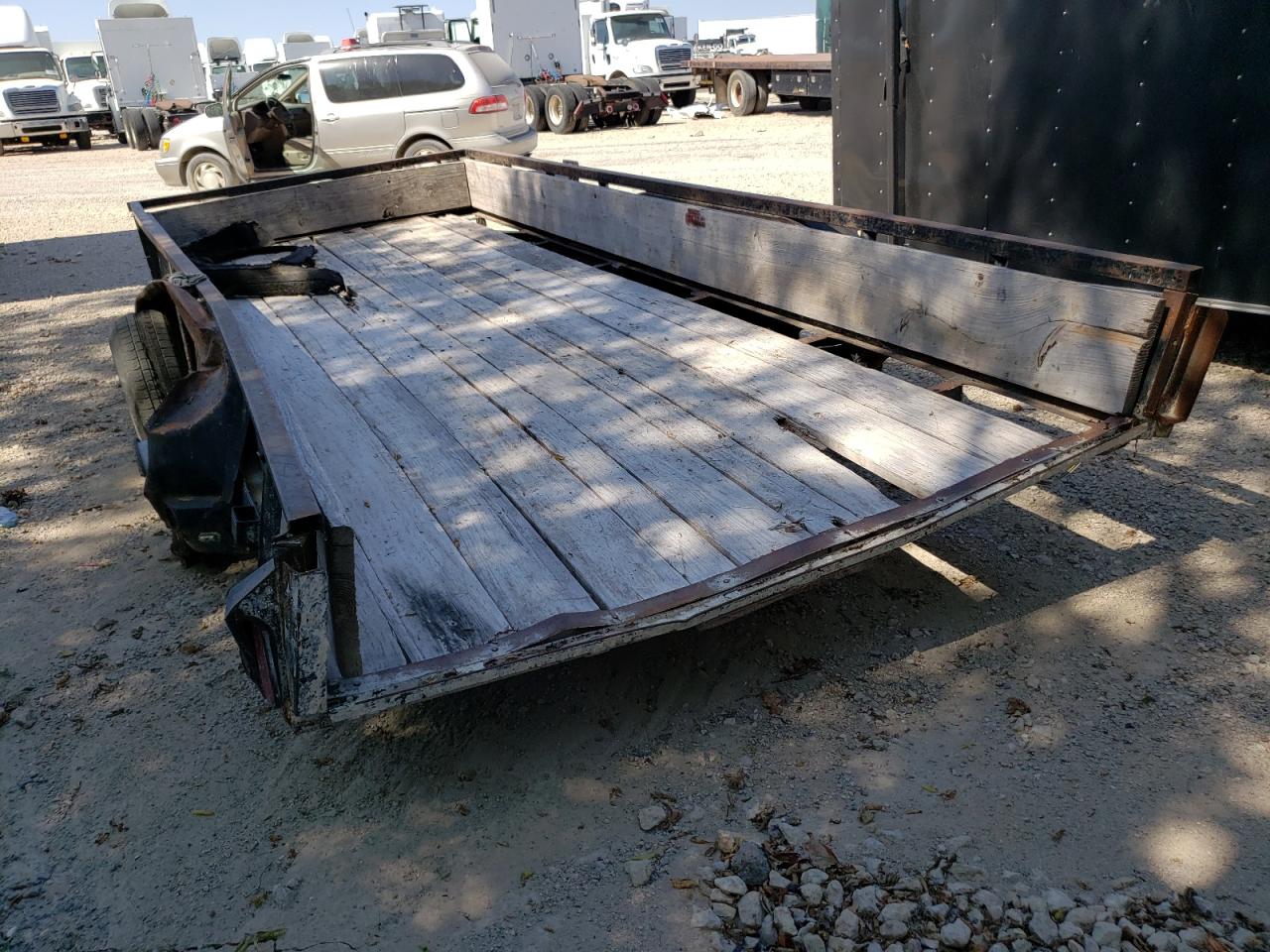 Image 3 of 2015 LAMA TRAILER 2015 with VIN 5RVUT1623FM026915