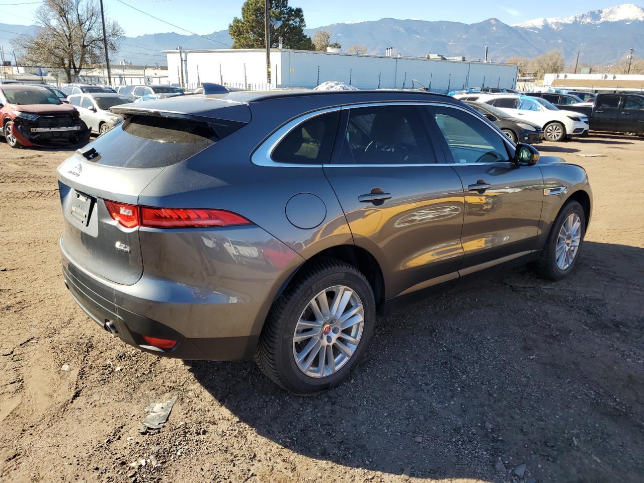 Obraz 3 z 2017 JAGUAR F-PACE PRESTIGE 2017 z VIN SADCK2BV2HA499910
