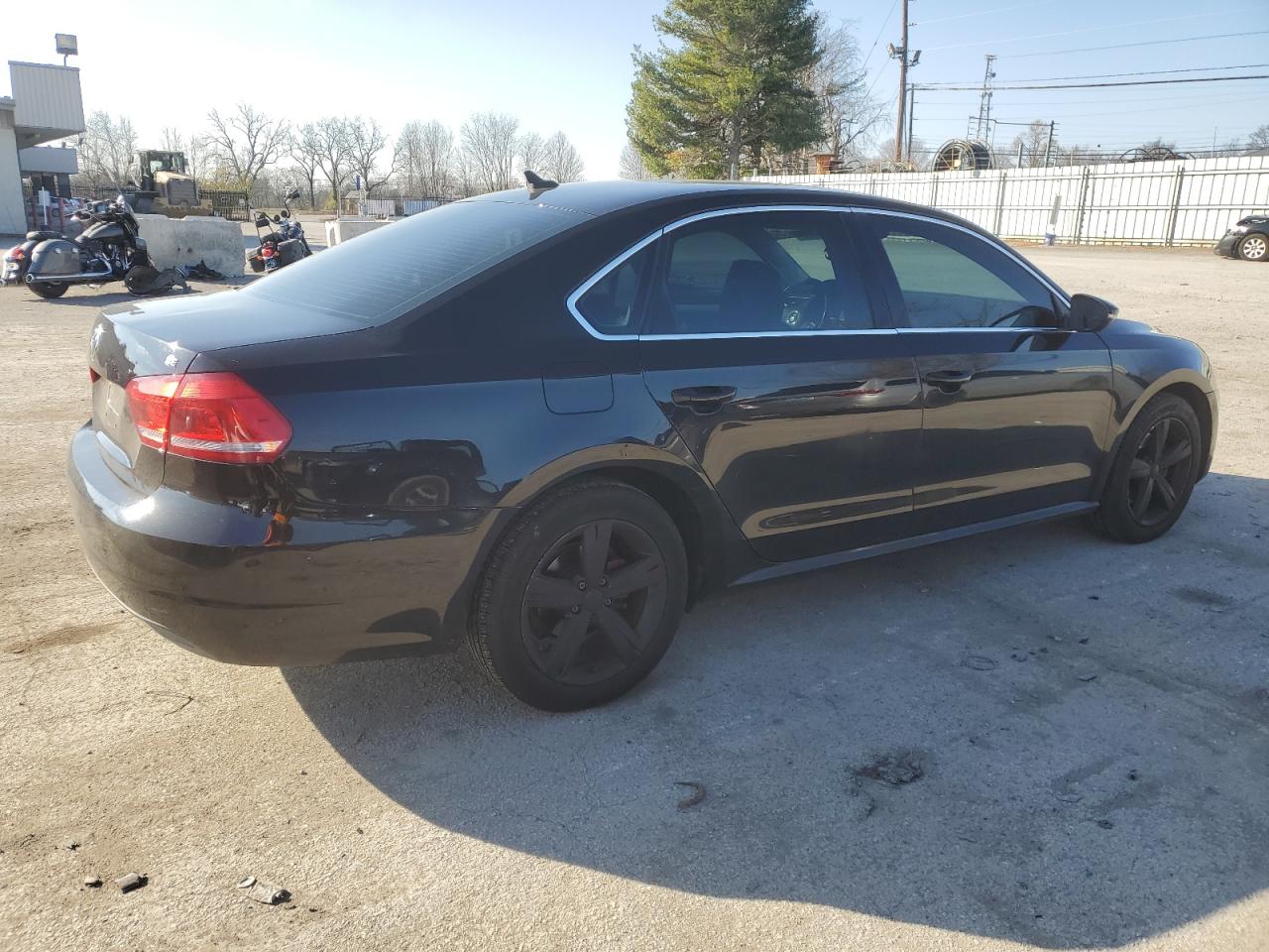 Изображение 3 2012 VOLKSWAGEN PASSAT SE 2012 с VIN 1VWBP7A34CC044914
