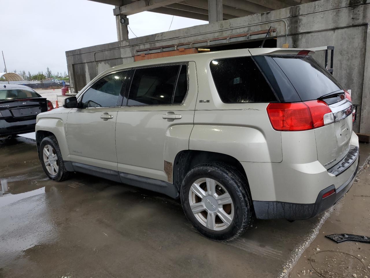 Image 2 of 2014 GMC TERRAIN SLE 2014 with VIN 2GKALMEK6E6214362