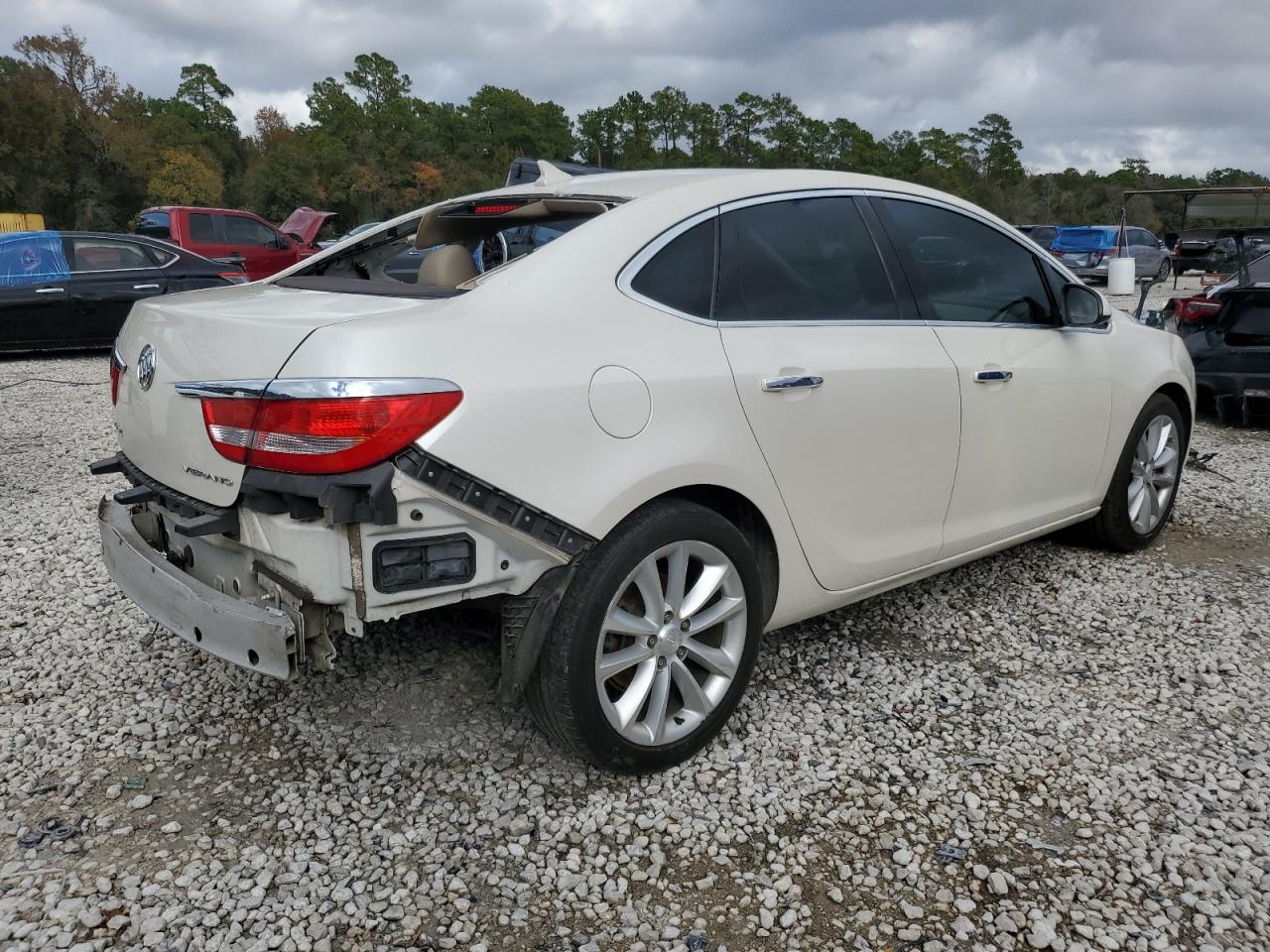 Image 3 of 2014 BUICK VERANO CONVENIENCE 2014 with VIN 1G4PR5SK7E4215886