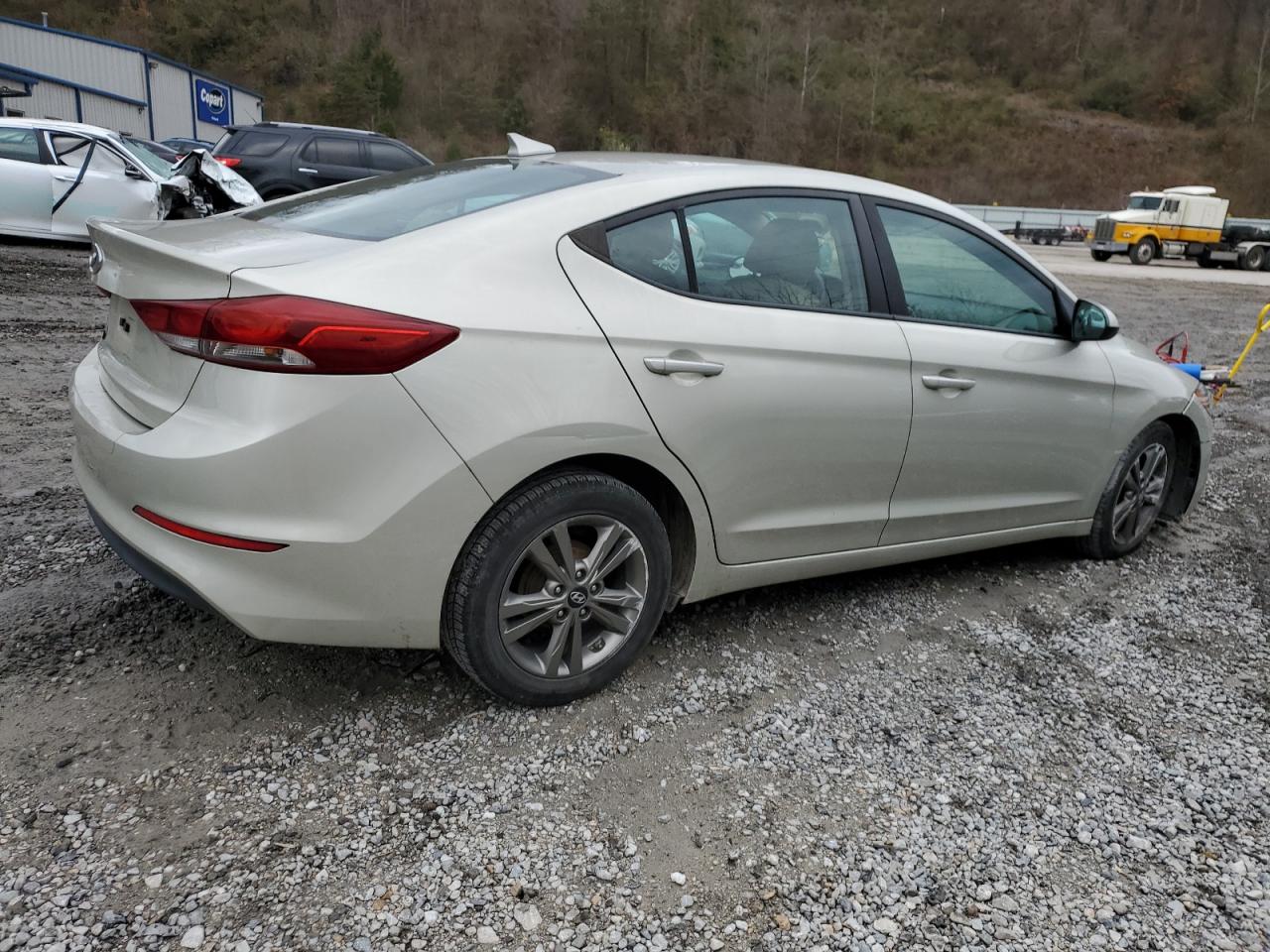 Изображение 3 2017 HYUNDAI ELANTRA SE 2017 с VIN 5NPD84LF4HH088129