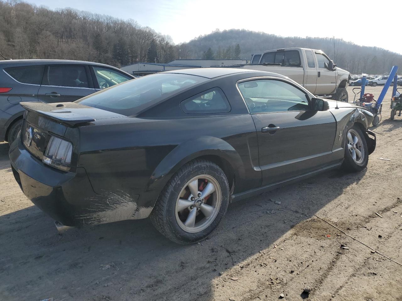 Image 3 of 2007 FORD MUSTANG  2007 with VIN 1ZVHT80NX75204674