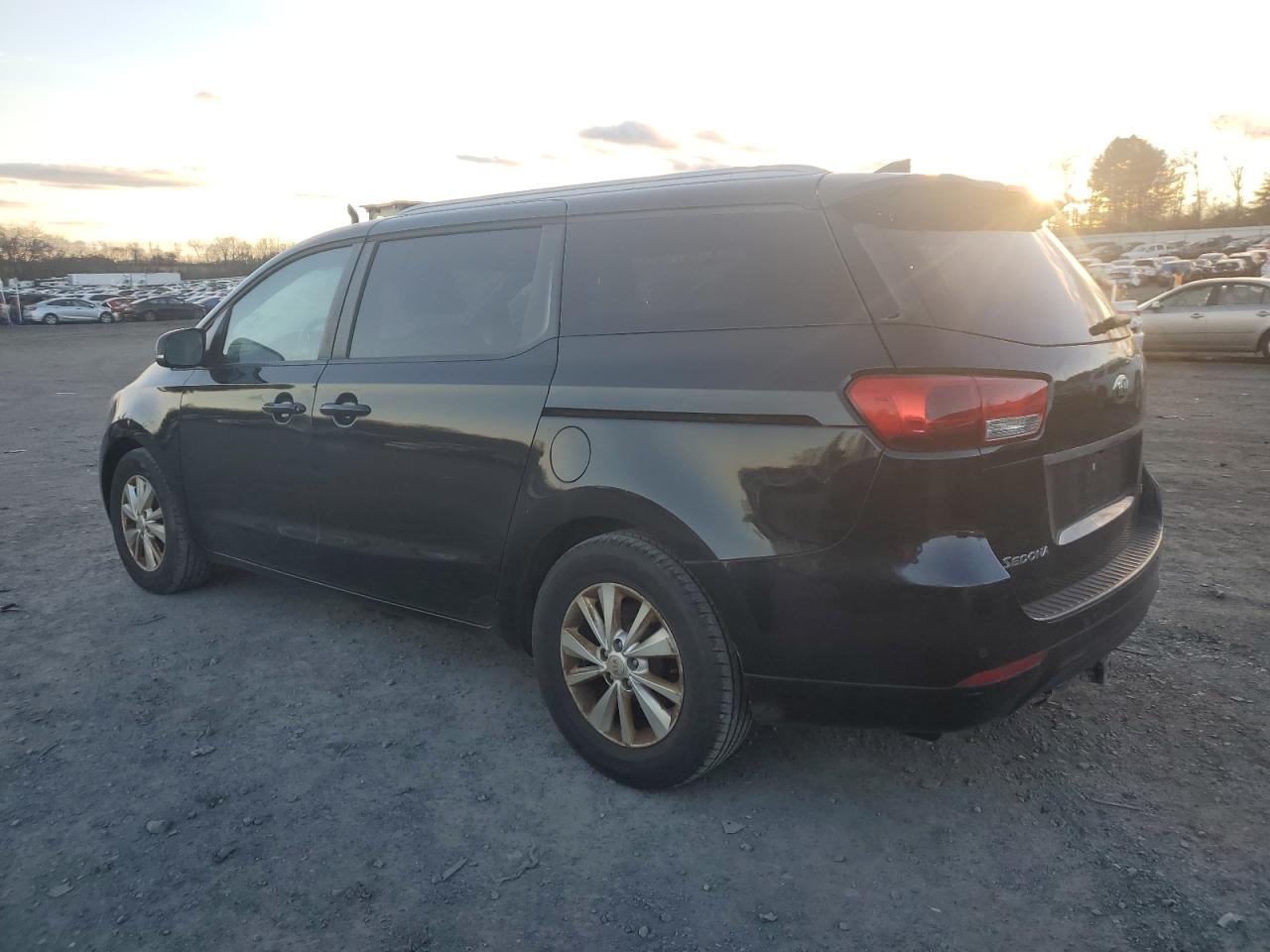 Image 2 of 2016 KIA SEDONA LX 2016 with VIN KNDMB5C13G6088482