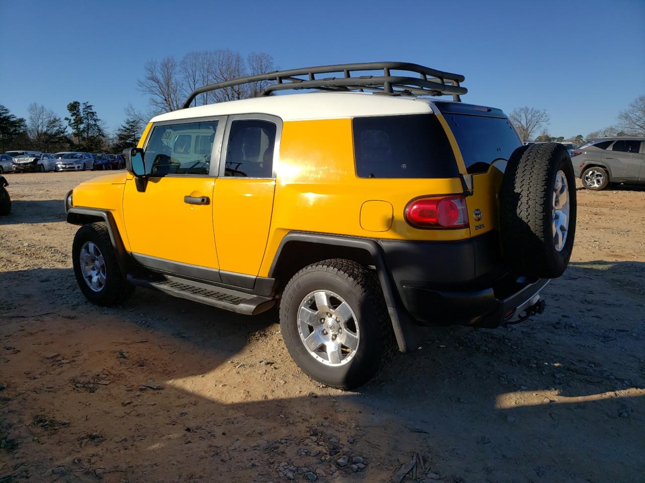 Image 2 of 2007 TOYOTA FJ CRUISER 2007 with VIN JTEBU11F270003154