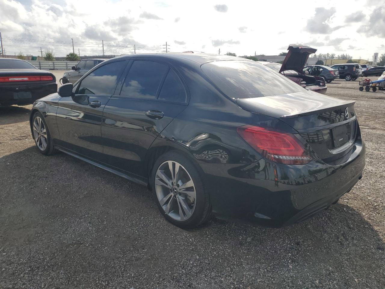 Obraz 2 z 2020 MERCEDES-BENZ C 300 2020 z VIN 55SWF8DB7LU331830