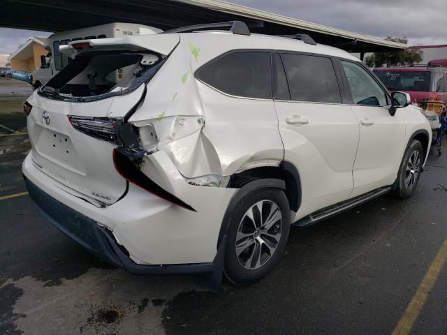 Obraz 3 z 2021 TOYOTA HIGHLANDER XLE 2021 z VIN 5TDHZRBHXMS529247