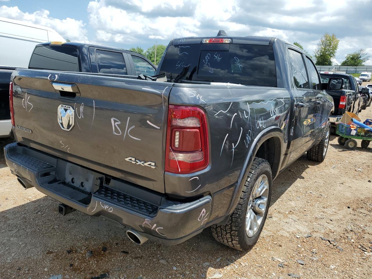 Obraz 3 z 2021 RAM 1500 LARAMIE 2021 z VIN 1C6SRFJT8MN635493