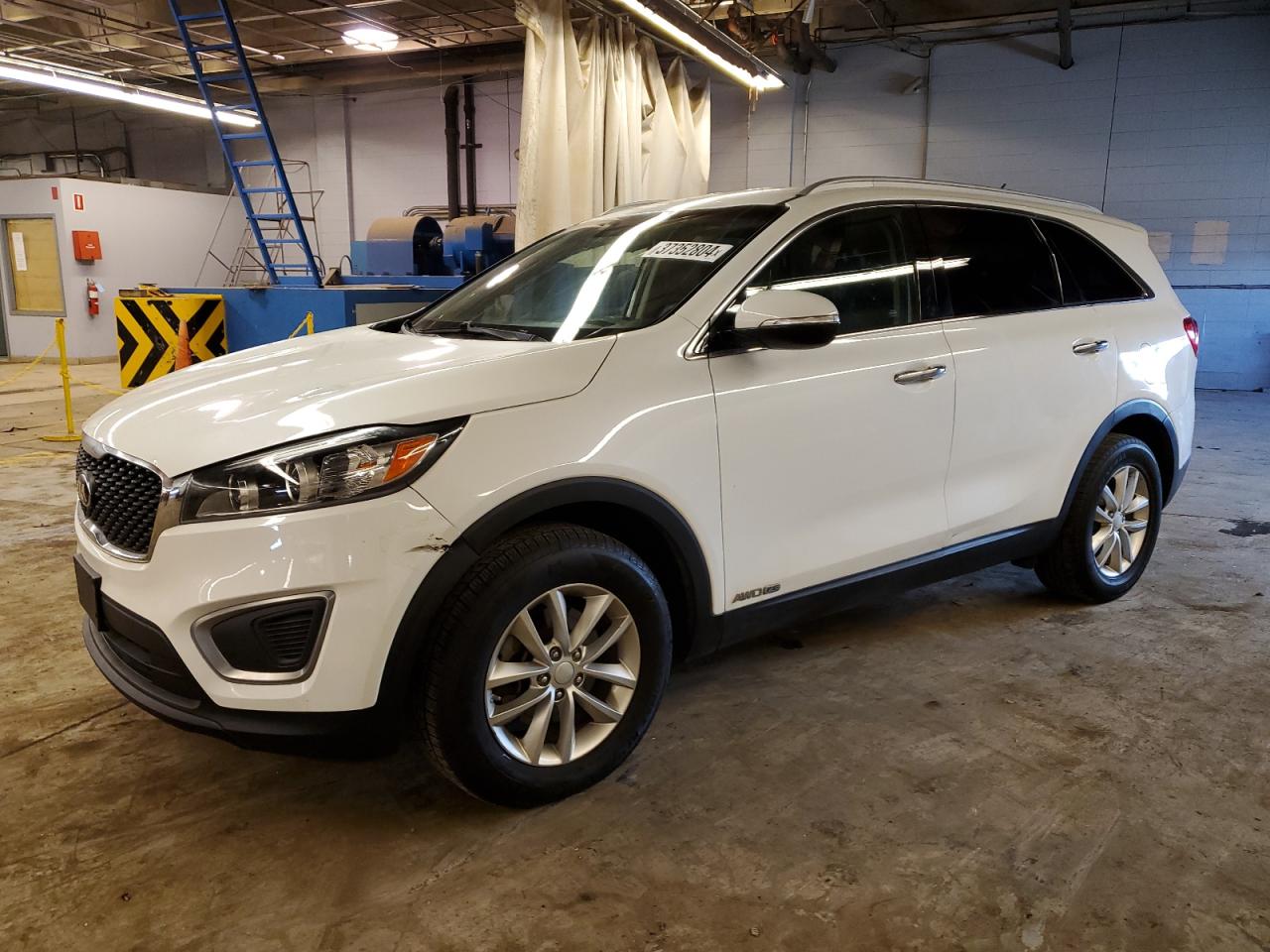 Image 1 of 2016 KIA SORENTO LX 2016 with VIN 5XYPGDA54GG159393