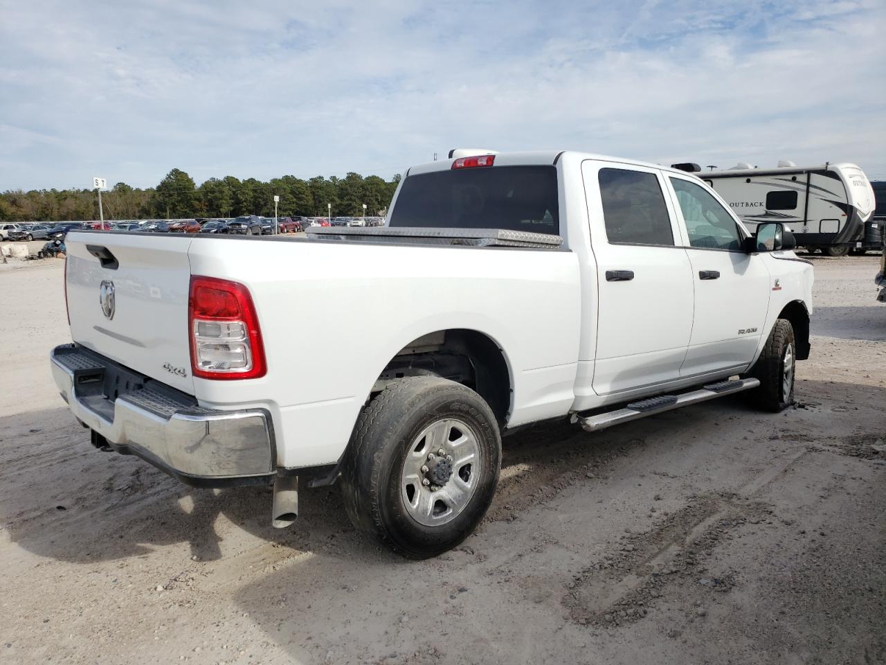 Image 3 of Ram 2500 with VIN 3C6UR5CL4LG124046