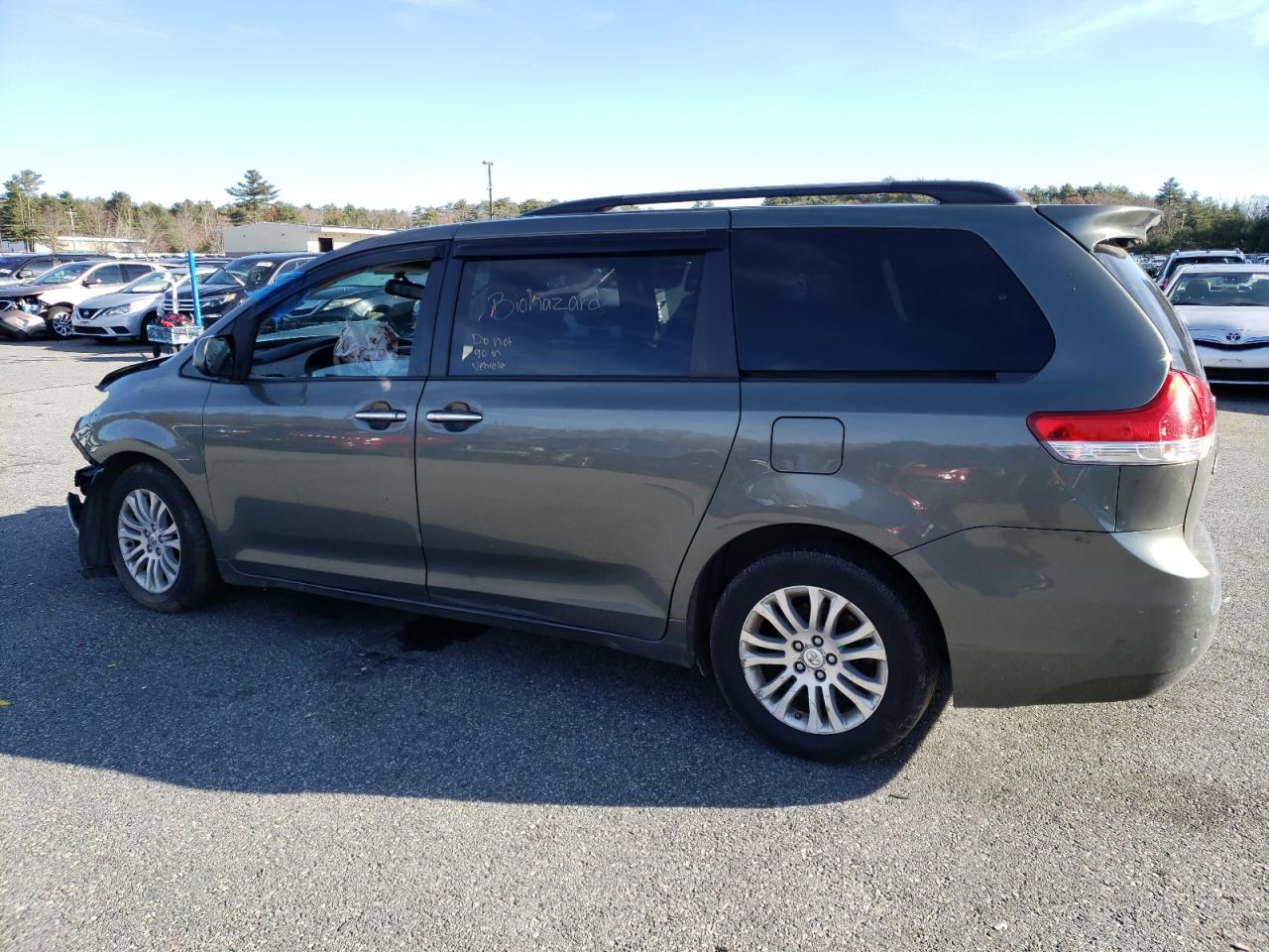 Изображение 2 2011 TOYOTA SIENNA XLE 2011 с VIN 5TDYK3DC5BS069107