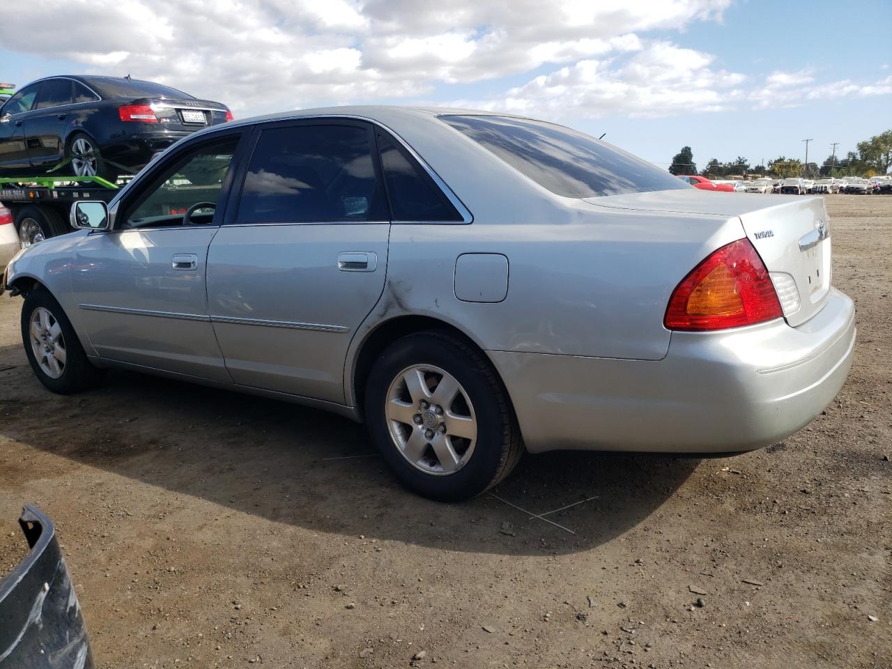 Изображение 2 2001 TOYOTA AVALON XL 2001 с VIN 4T1BF28BX1U188797