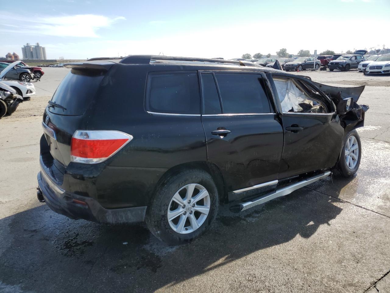 Изображение 3 2013 TOYOTA HIGHLANDER BASE 2013 с VIN 5TDZK3EH6DS120678
