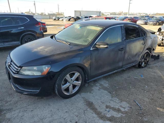 Image 1 of 2015 VOLKSWAGEN PASSAT SE 2015 with VIN 1VWBS7A31FC016569