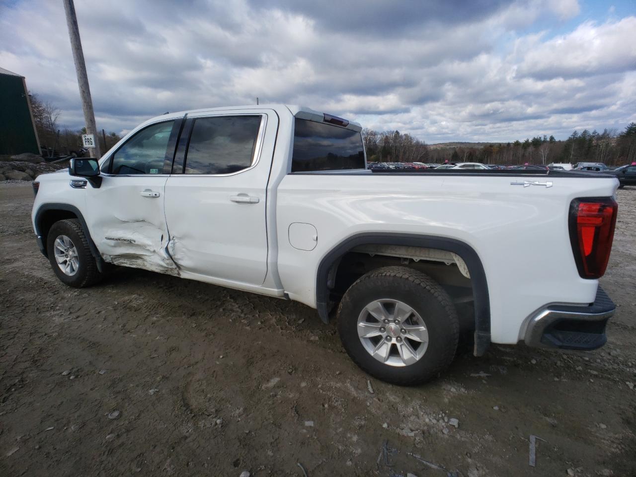 Изображение 2 2023 GMC SIERRA K1500 SLE 2023 с VIN 3GTUUBED9PG132855