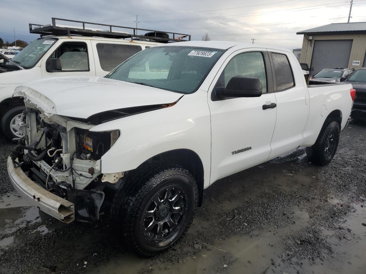 Изображение 2013 TOYOTA TUNDRA DOUBLE CAB SR5 2013