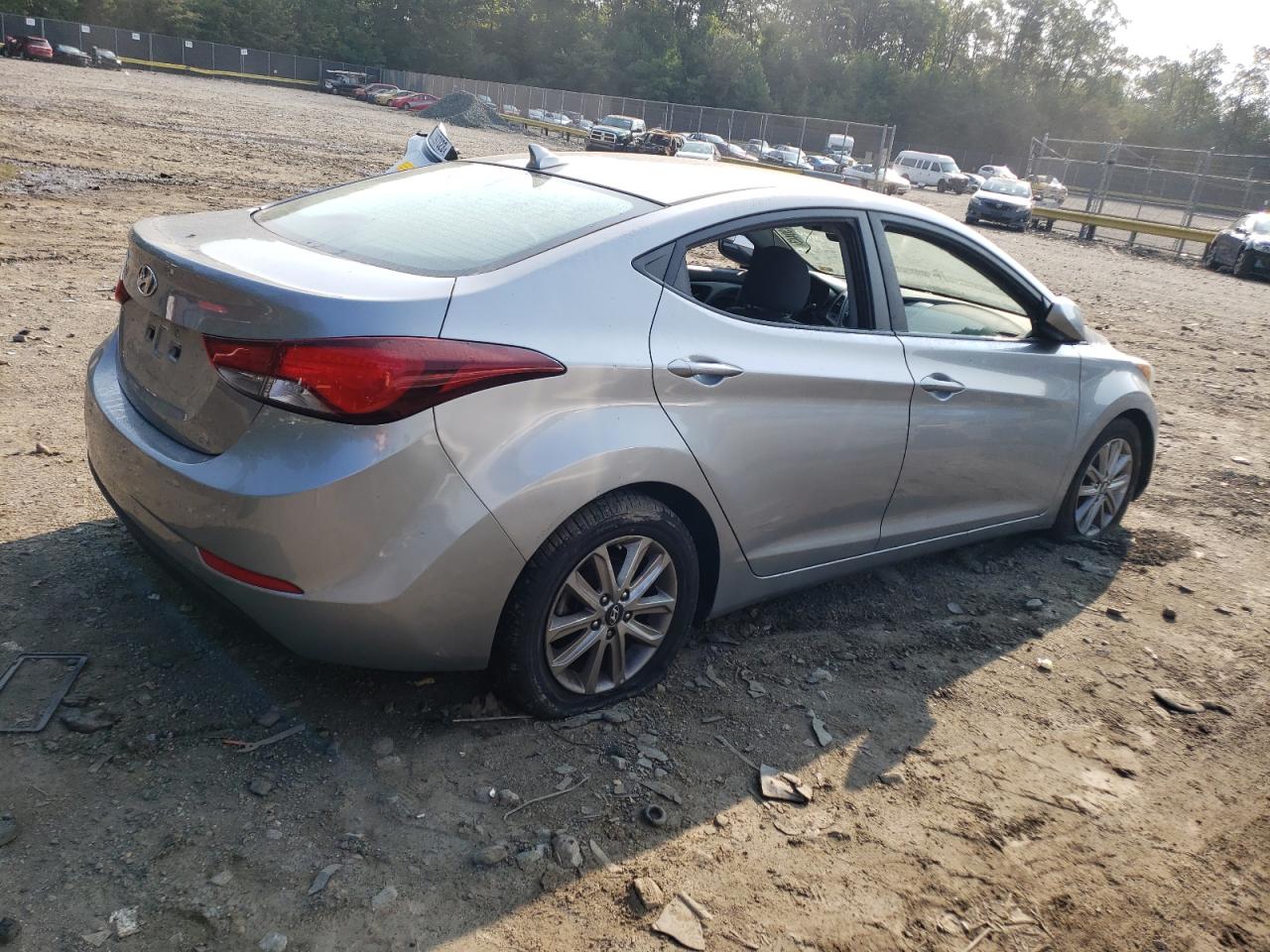 Image 3 of 2015 HYUNDAI ELANTRA SE 2015 with VIN 5NPDH4AE6FH601842