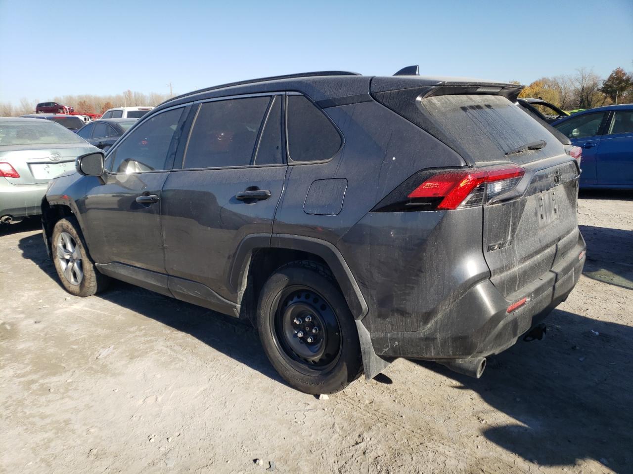Obraz 2 z 2019 TOYOTA RAV4 XLE 2019 z VIN JTMP1RFV8KD002531