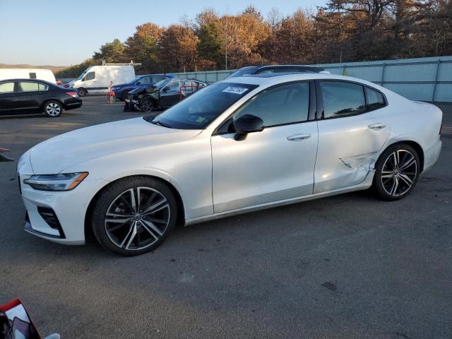 Изображение 1 2022 VOLVO S60 B5 R-DESIGN 2022 с VIN 7JRL12TM2NG154505